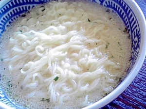 暑くない！電子レンジで！基本のインスタントラーメン