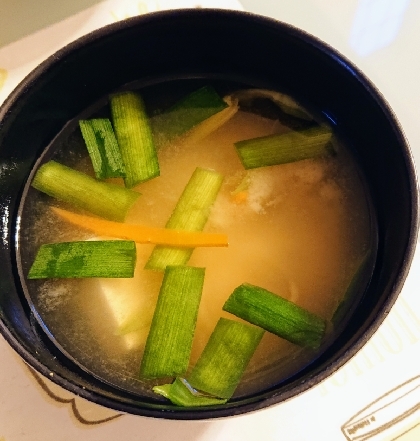ニラ&豆腐&ニンジンの味噌汁