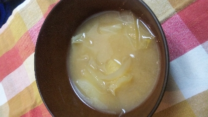 キャベツと玉ねぎの味噌汁