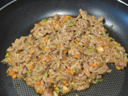 担々麺のレシピから、こちらの肉味噌を参照させて頂きました！
多く作ったので冷凍保存もし、他の料理にも使用します(^_-)-☆
しっかりした味で美味しいですね♪