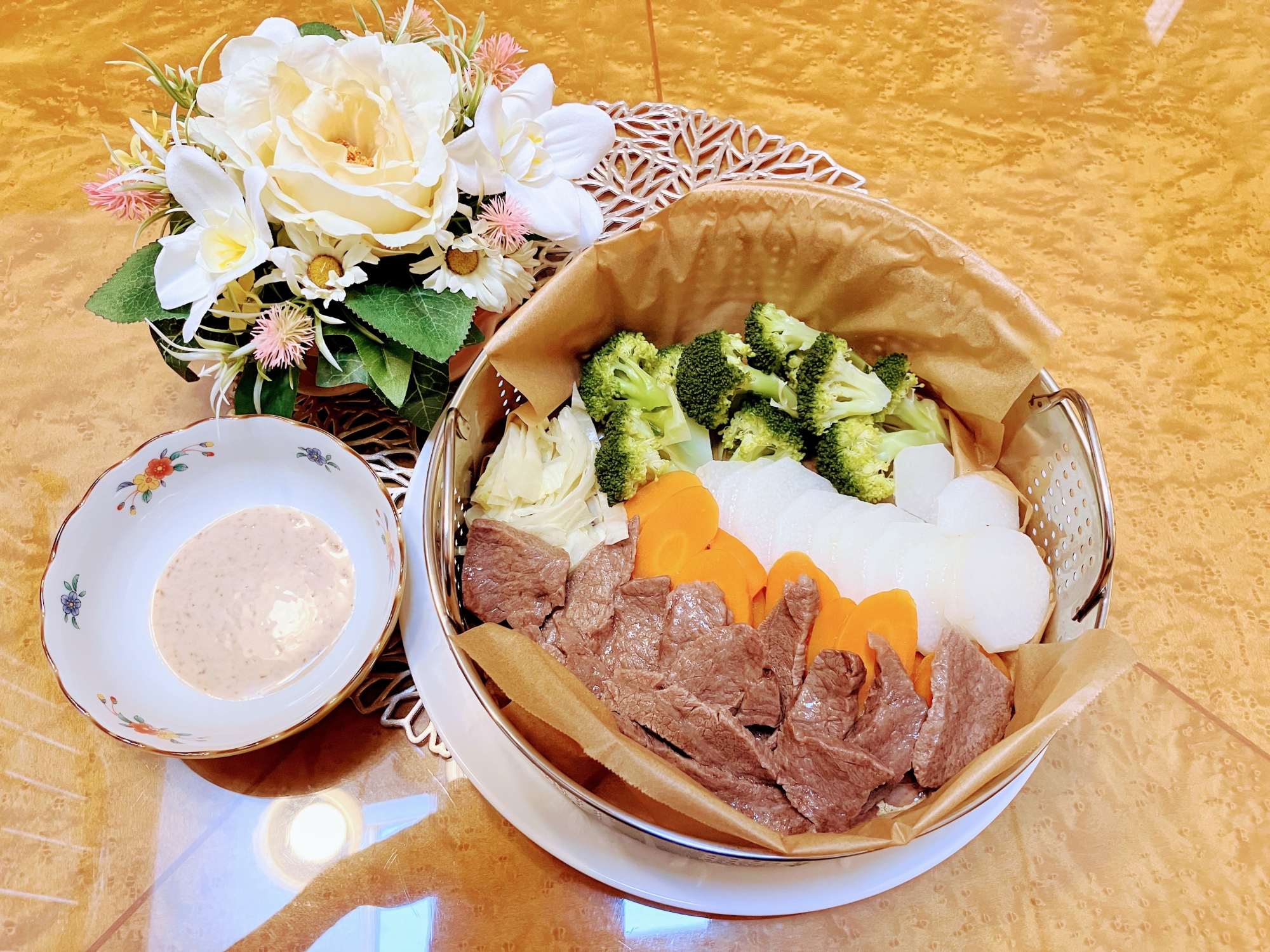 〜野菜と牛肉の蒸し料理〜