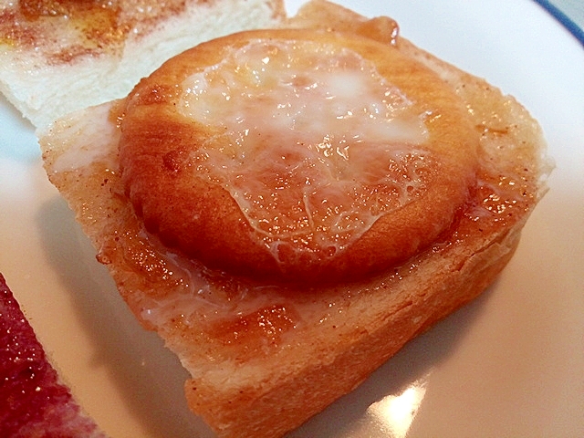 アップル＆シナモンジャムとリッツと練乳のトースト