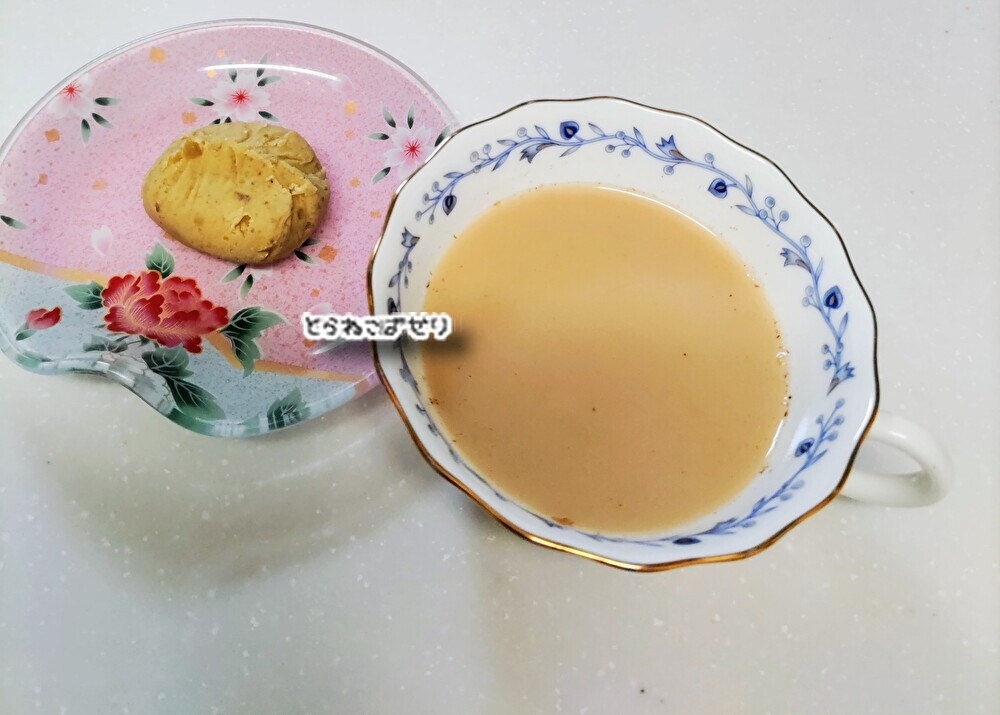 香ばしきなこカフェオレと和菓子