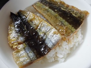 秋刀魚の蒲焼丼