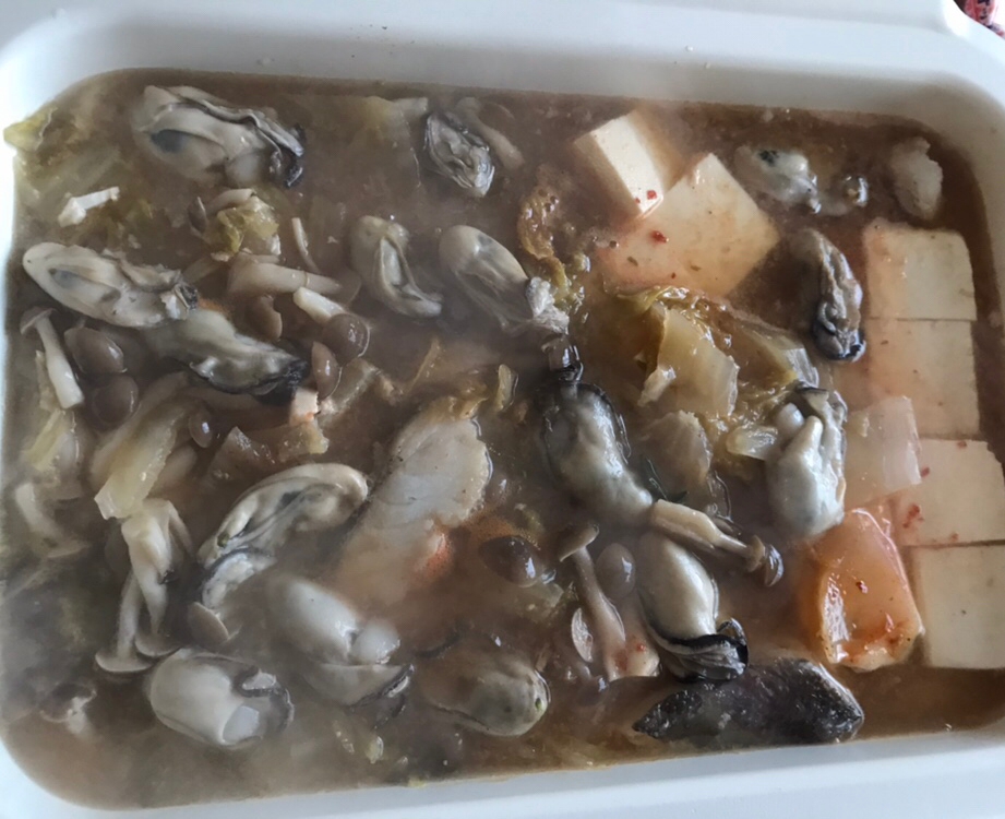 牡蠣とタラのキムチ鍋