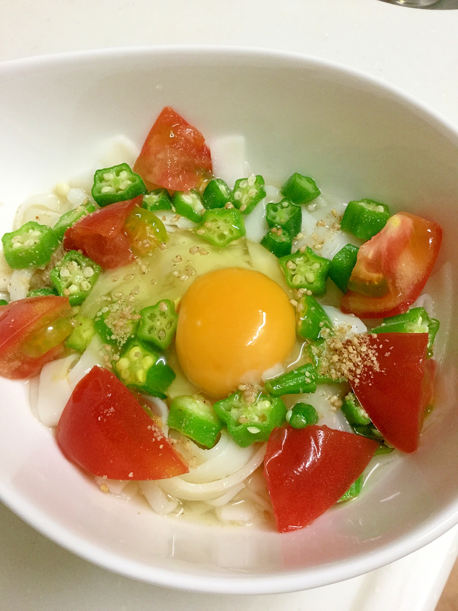 オクラとトマトの冷製ぶっかけうどん