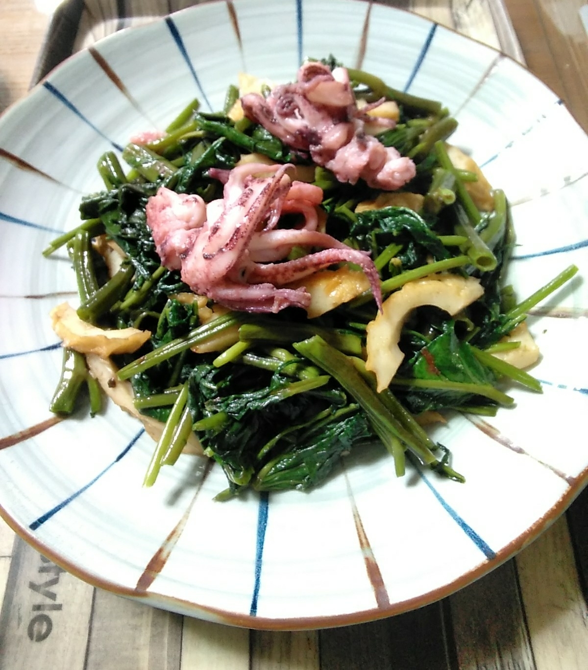 空芯菜と竹輪いか下足の炒めもの