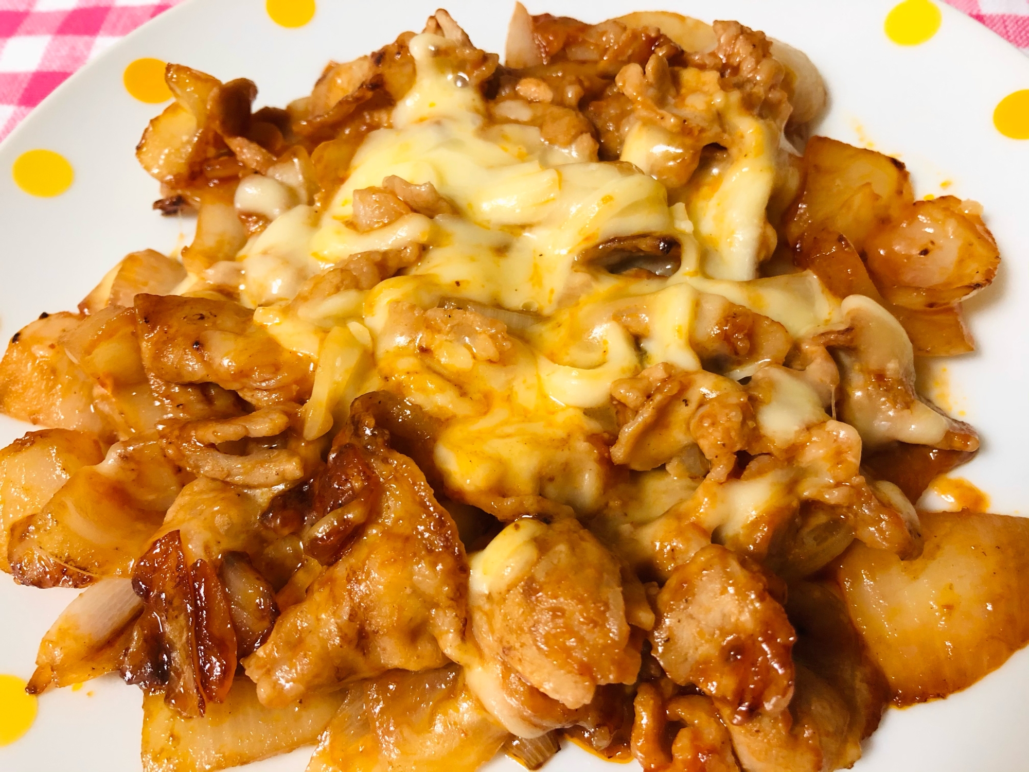 簡単☆絶品!豚バラ肉のチーズケチャップ炒め