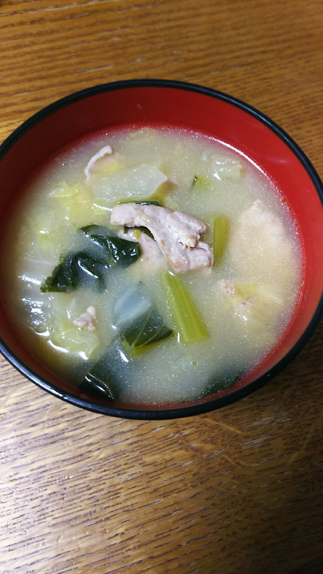 小松菜と白菜の豚汁
