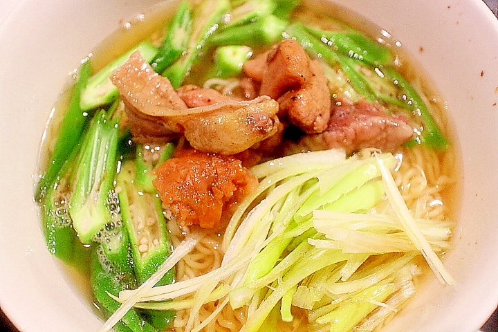 【簡単】梅肉入り香ばしイワシ節スープのラーメン