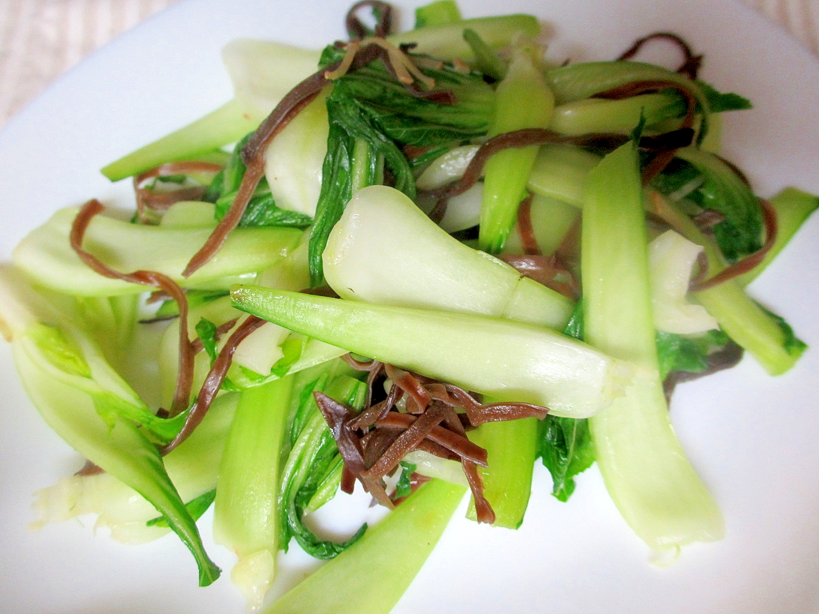 青梗菜とキクラゲの鶏がら塩糀炒め