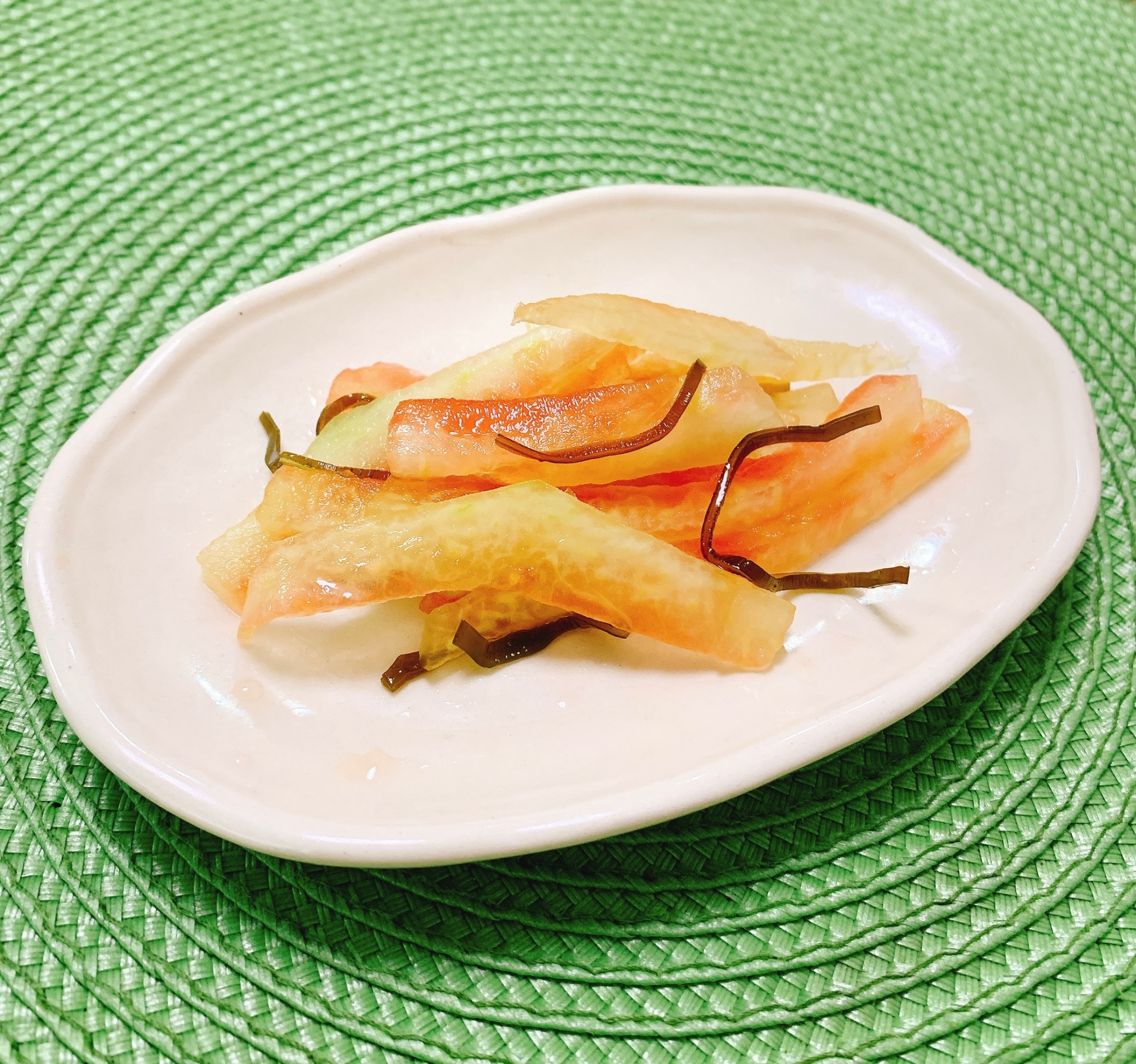 漬物♪スイカの皮と塩昆布✧˖°