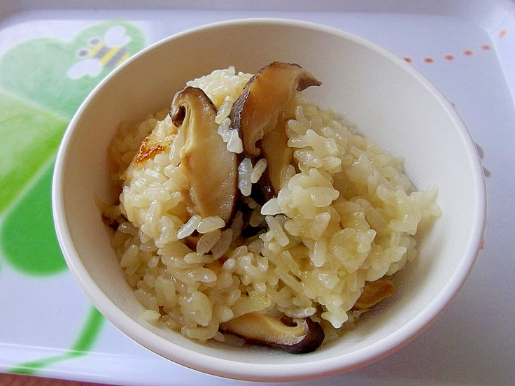 シンプルな美味しさ*干し椎茸と大根の炊き込みご飯*