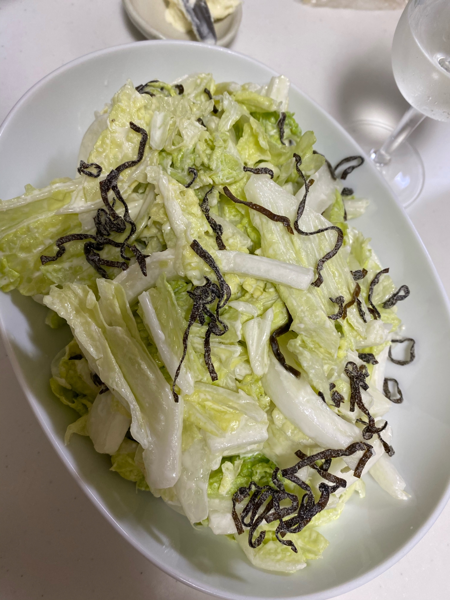 白菜と塩昆布のクリーミーサラダ