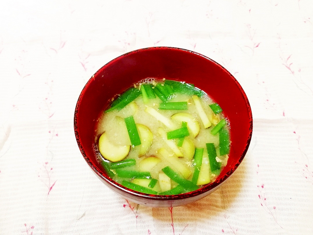 茄子とニラのお味噌汁