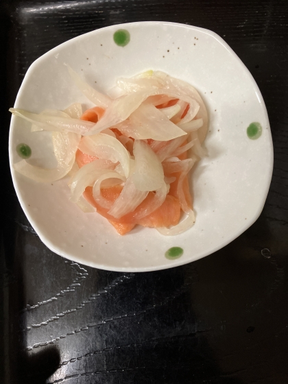 スモークサーモンのマリネ風サラダ♪