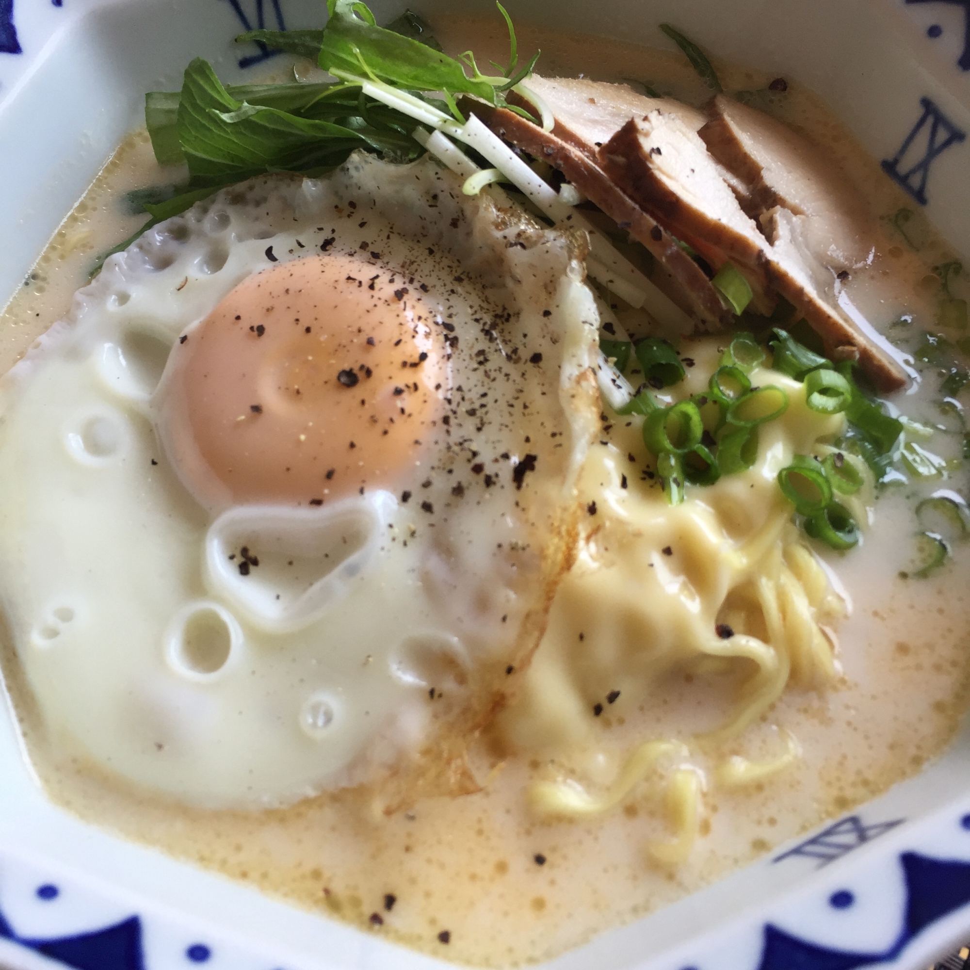 チーズ入りミルク風味のインスタント味噌らーめん