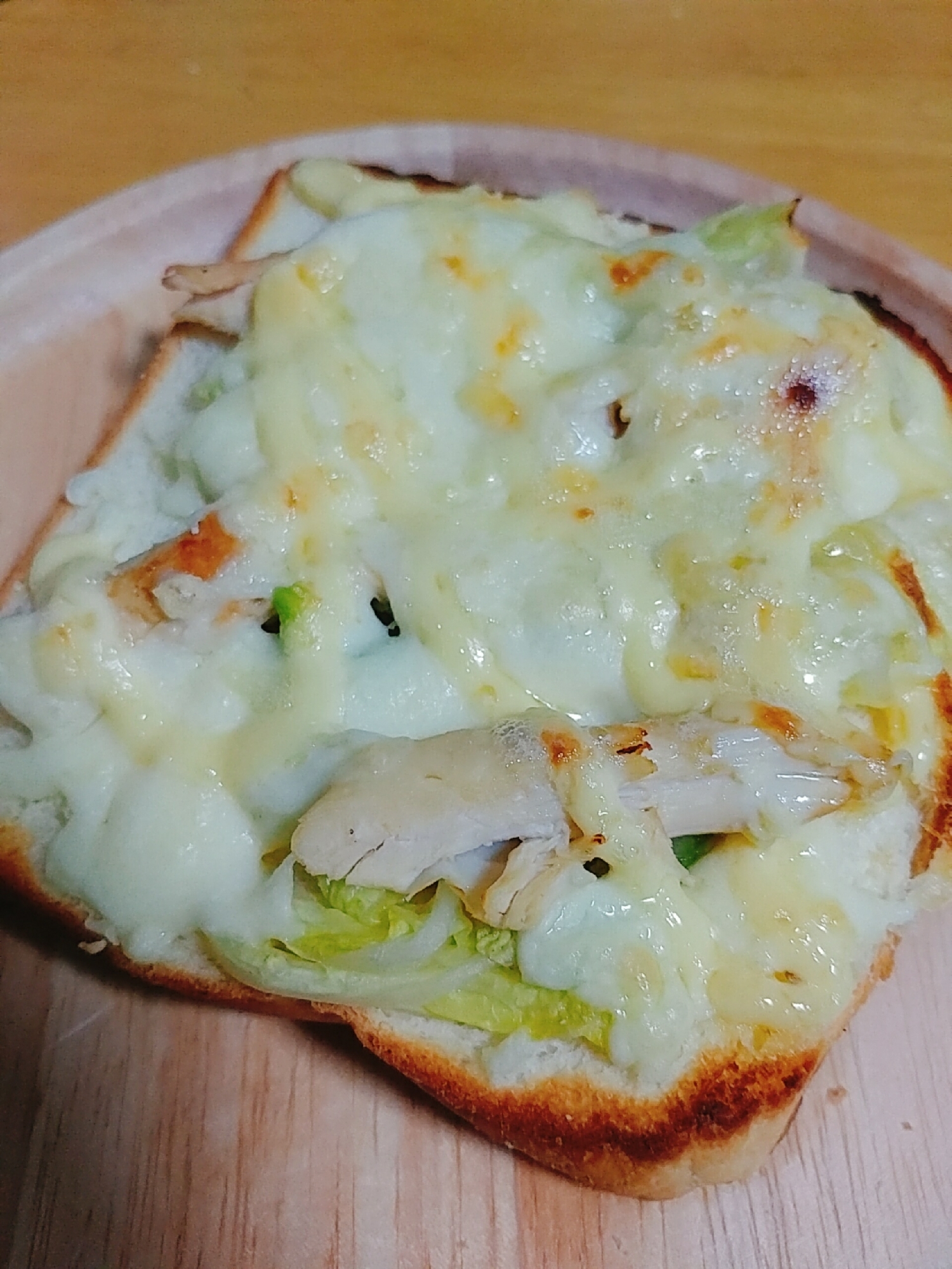 白菜とロティサリーチキン炒めマヨチーズトースト