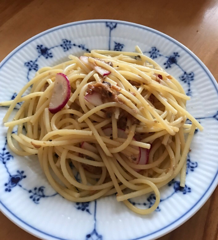 ラディッシュとはごろも煮の和風パスタ