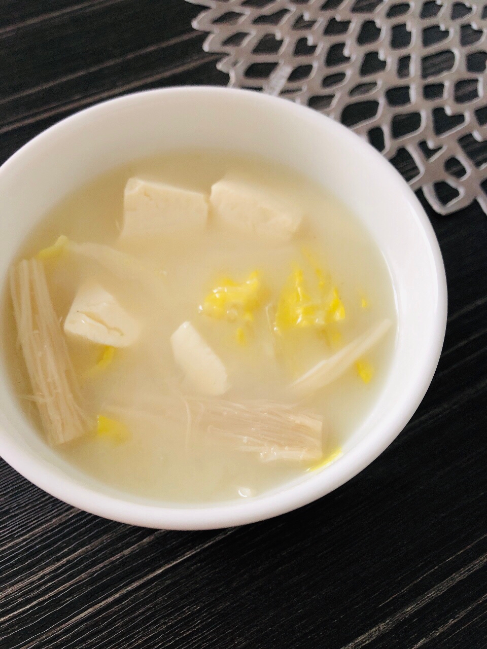 白菜とえのき、豆腐の豆乳味噌汁