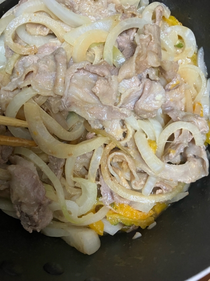 漬けるだけで牛丼屋の味！豚肉と新玉ねぎのすき煮