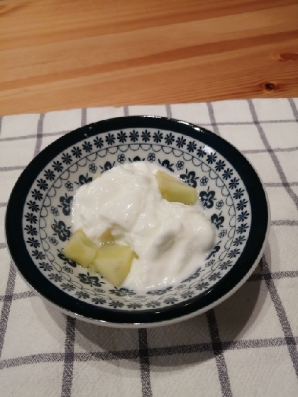 レンジで1分半☆ホットりんご ヨーグルトがけ♪