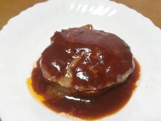豚ひき肉で作るハンバーグ