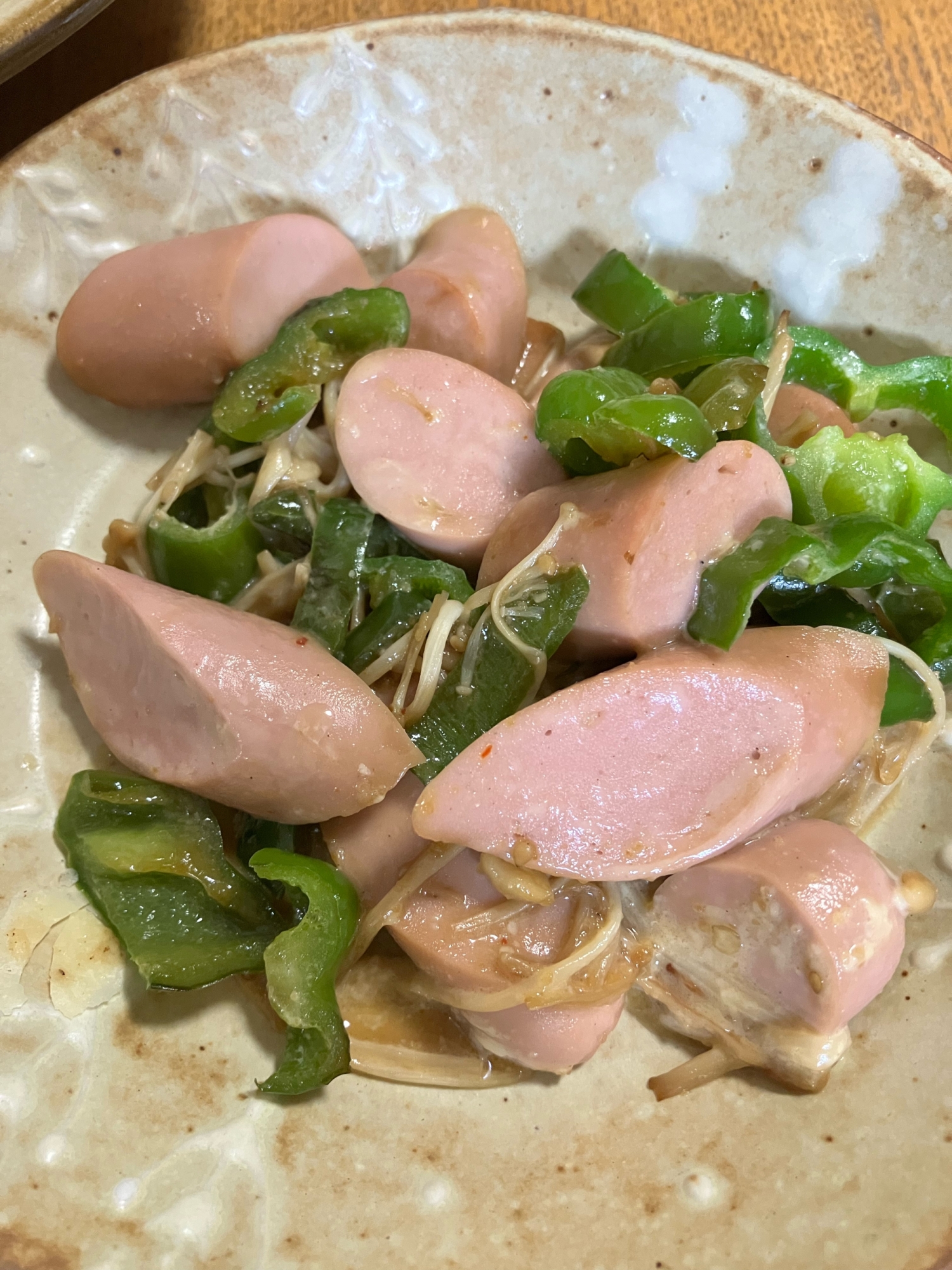 ピーマンと魚肉ソーセージの炒め物