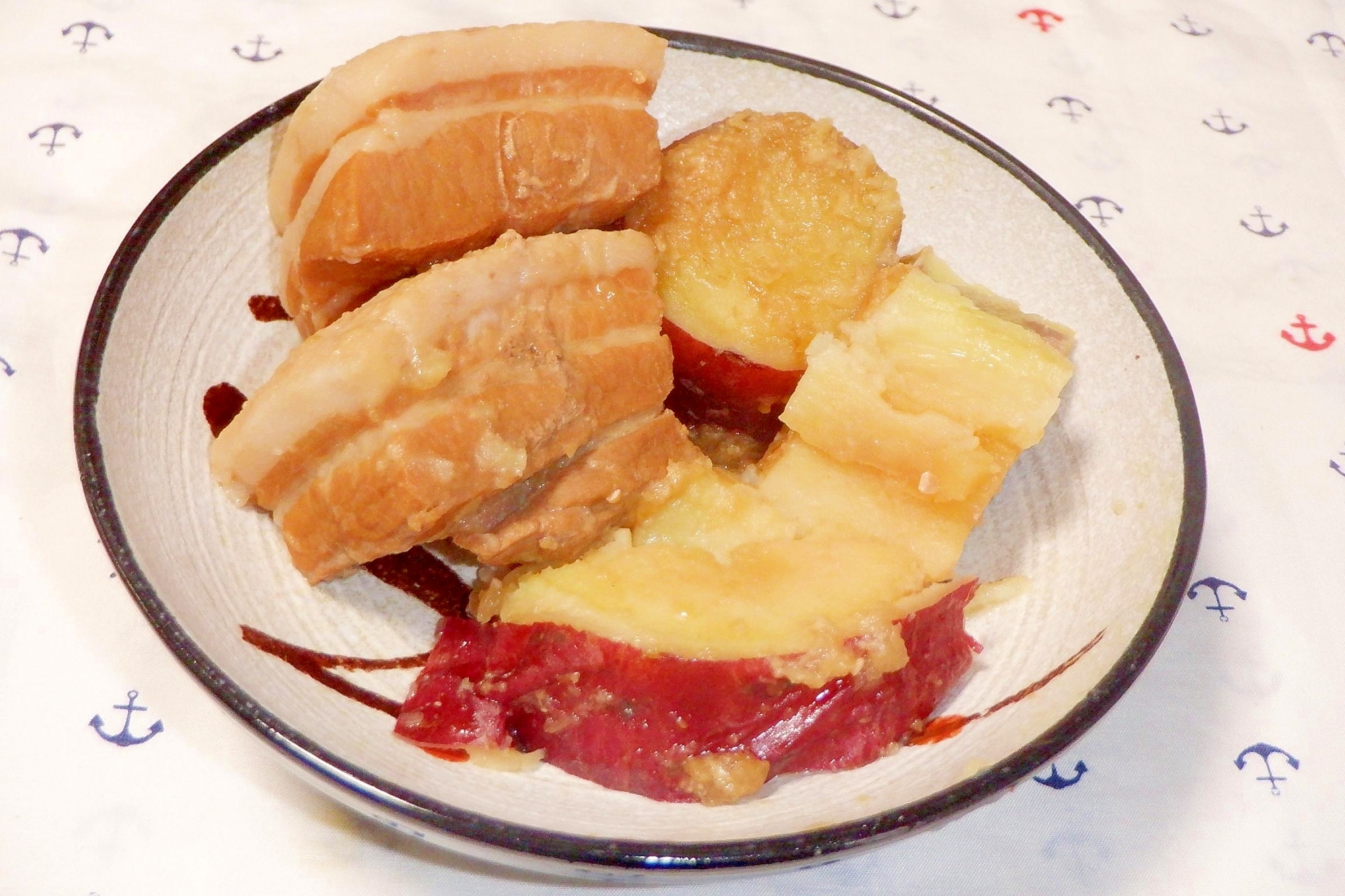 砂糖を使わない♪圧力鍋で豚バラとさつま芋の甘味噌煮