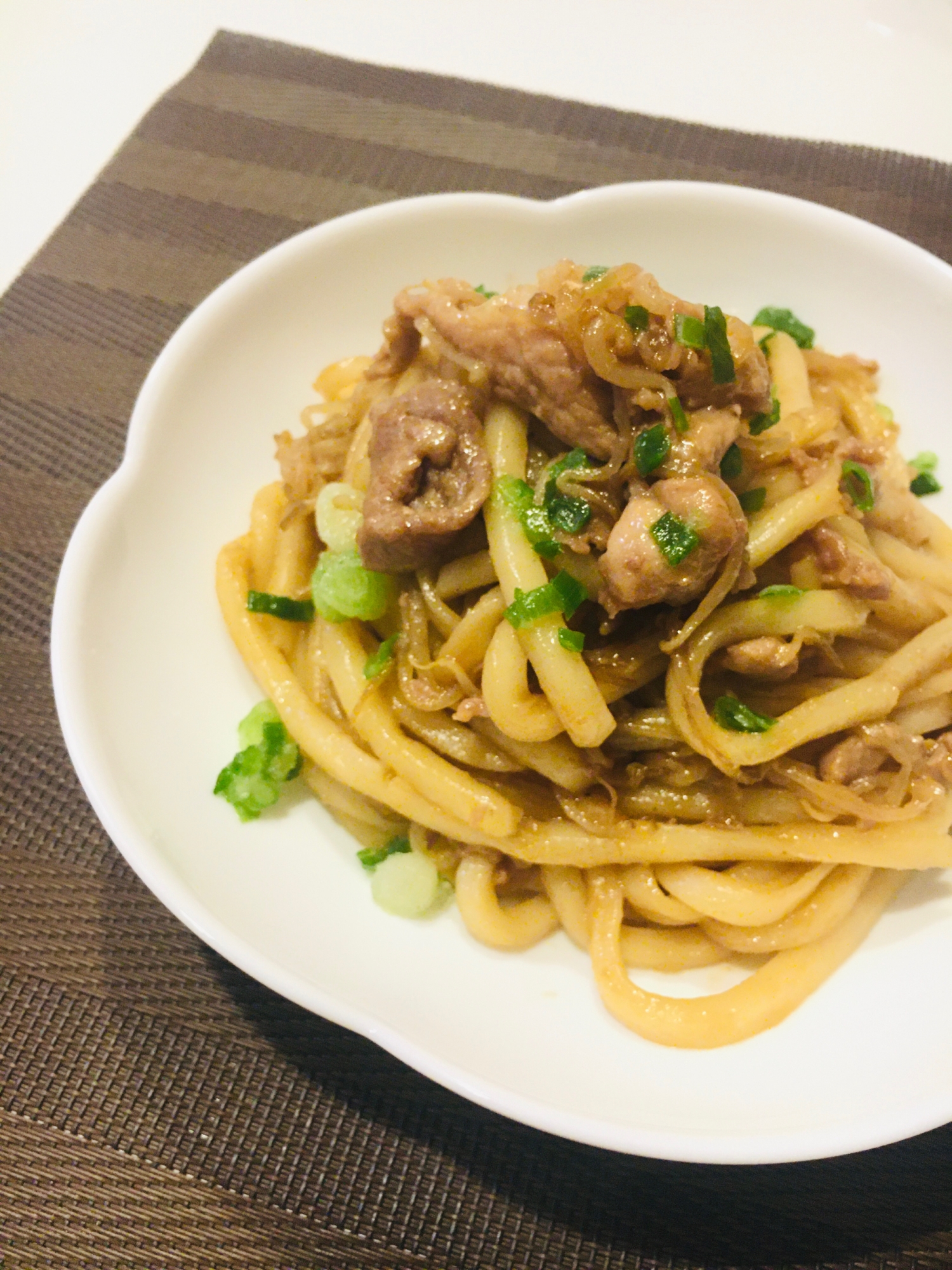 残った生姜焼きをアレンジ！簡単焼うどん