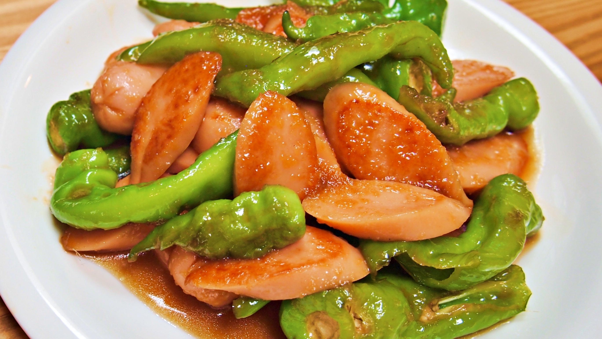 魚肉ソーセージと青唐辛子の生姜焼き