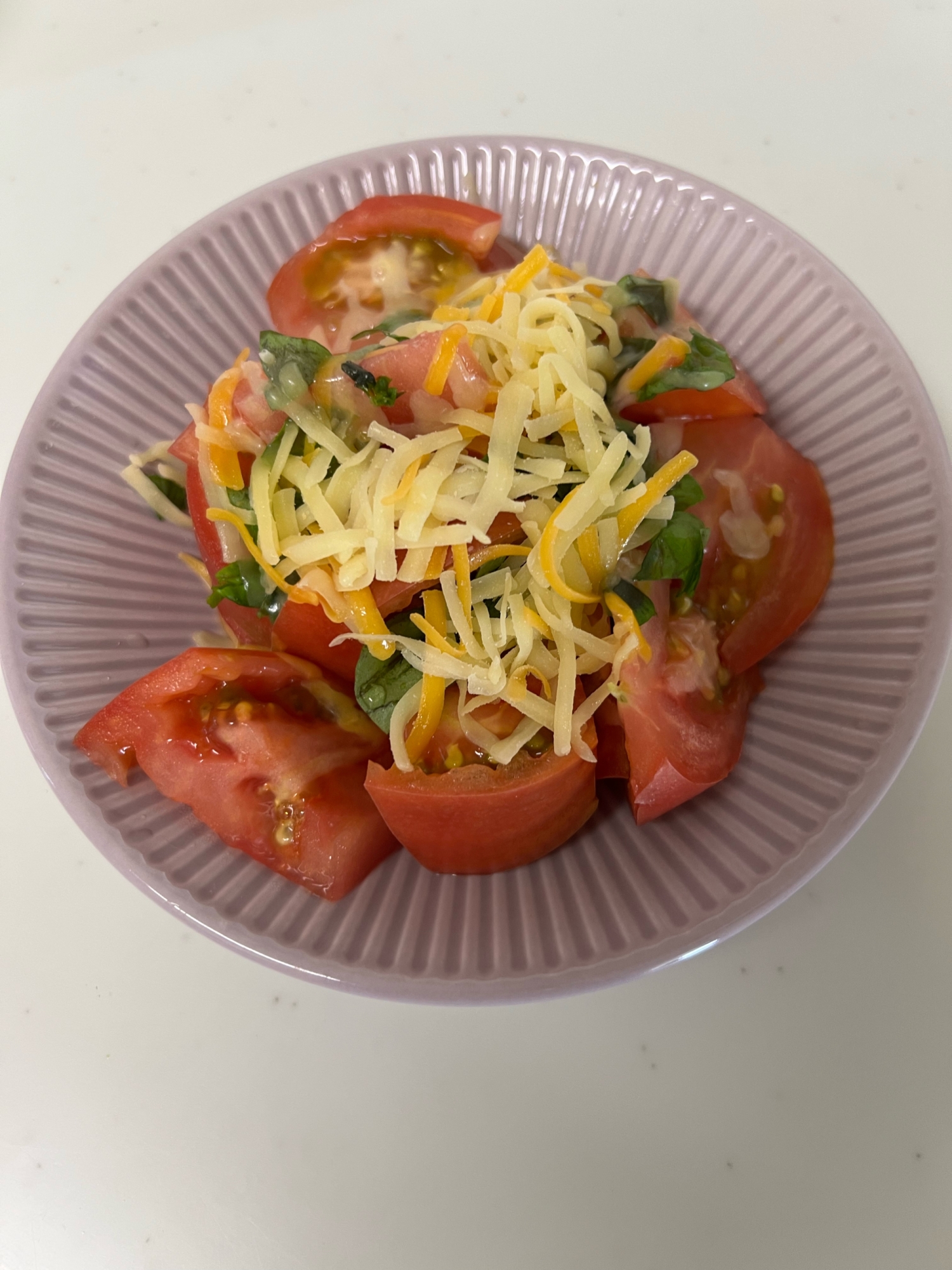 朝ごはんに。レンチン♪トマトチーズ