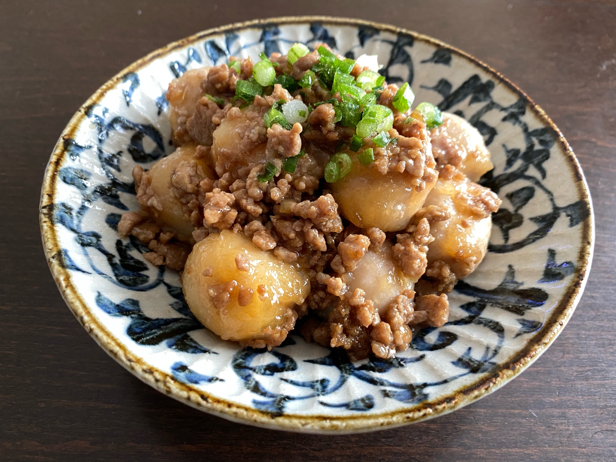 豚ひき肉と里芋のしょうが焼き