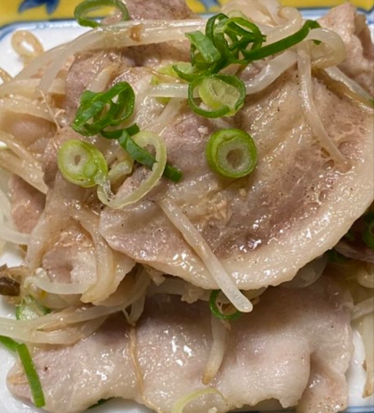 塩麹で簡単！もやしと豚肉の塩麹炒め