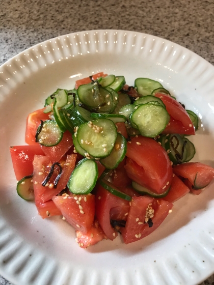 塩昆布とトマトの出汁でとっても簡単&美味しかったです♪