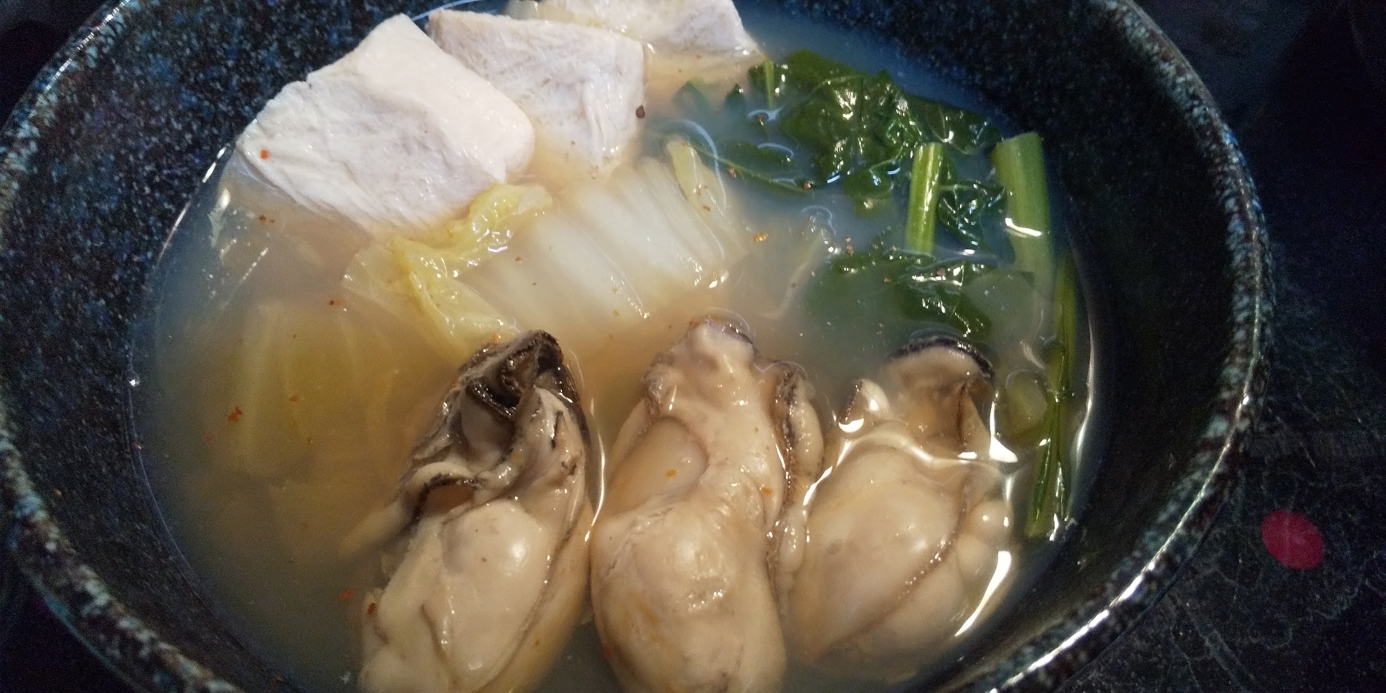 牡蠣の和風鍋〜牡蠣の味が白菜に染み込んで美味しい〜