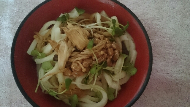 納豆とキノコのヘルシーうどん