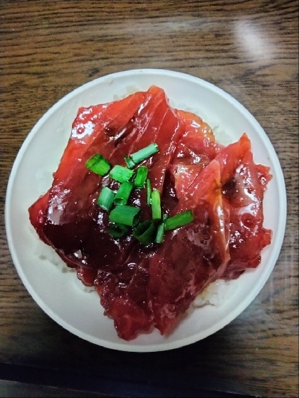 まぐろの漬け丼