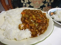 めちゃ　美味しいですね　カレーは毎日でも　OKです　だんだんあたたかい日になりつつあり　今日は　やつと　暖房なしです