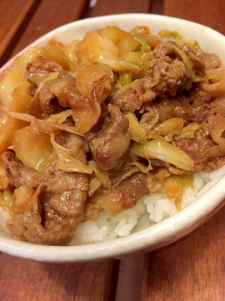 味付け簡単！焼き肉のタレでキャベツ牛丼！