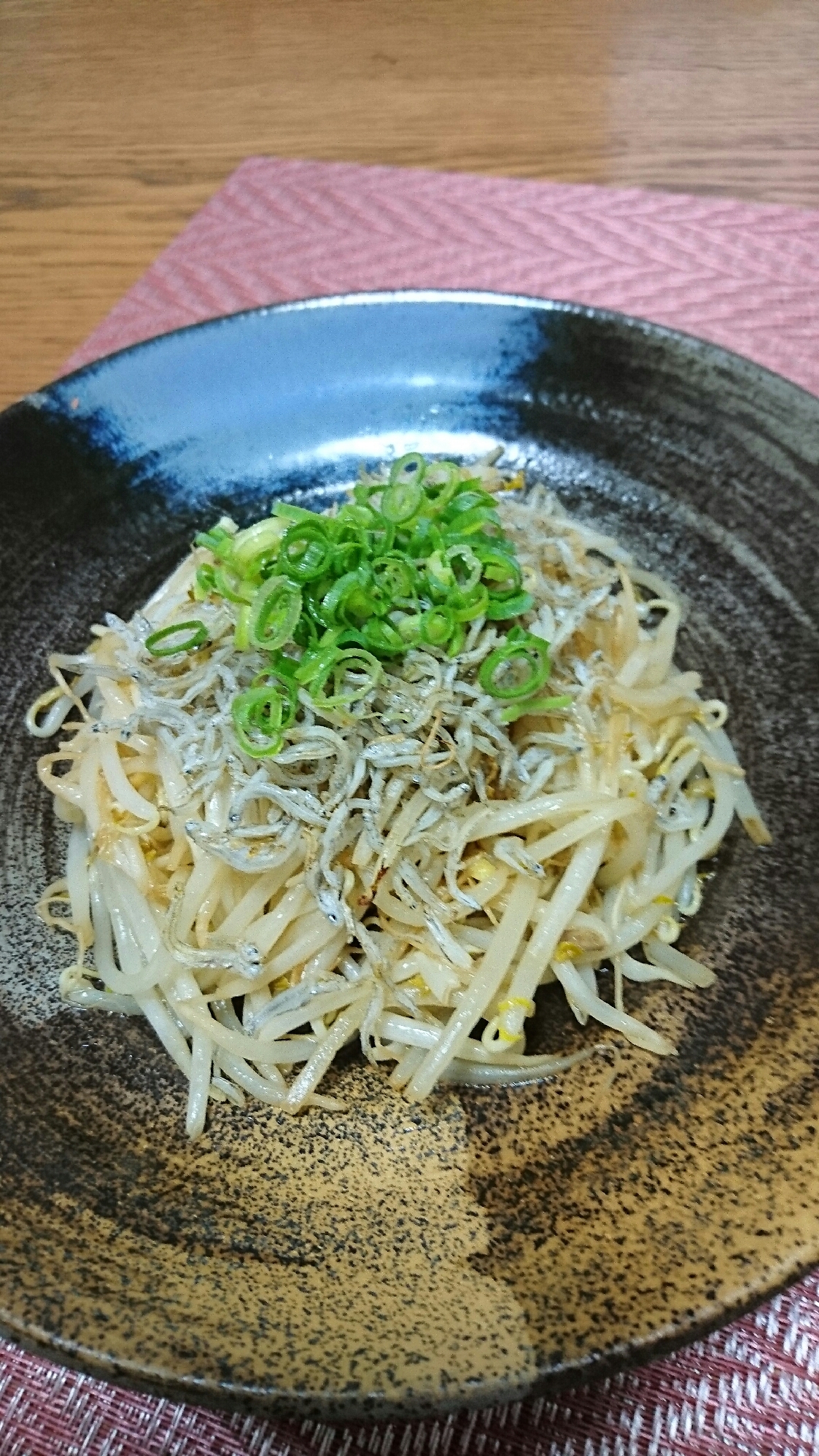 モヤシとジャコのごま油でパパっとおつまみ♪