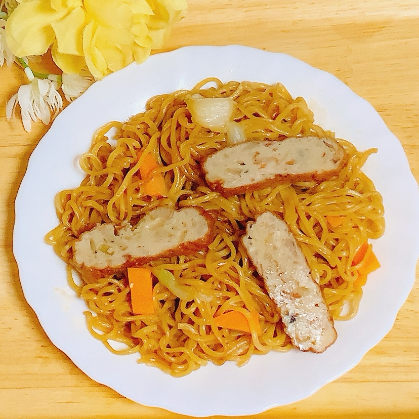 さつま揚げ♪焼きそば✧˖°