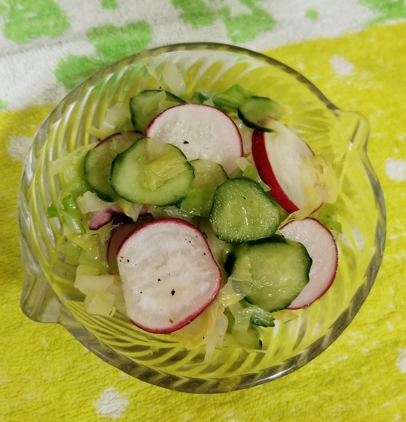 ラディッシュと野菜のピクルス