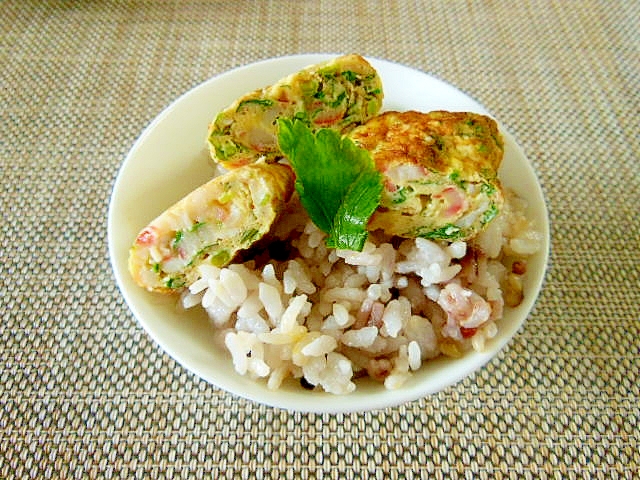 カニカマ入り卵焼きのせ雑穀丼♪