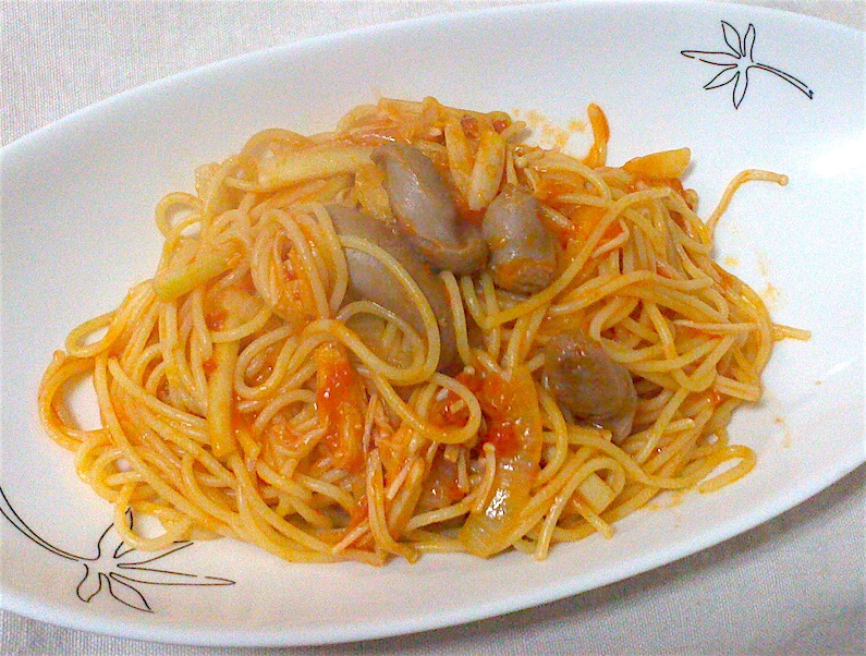 ソーセージとえのきのトマトパスタ