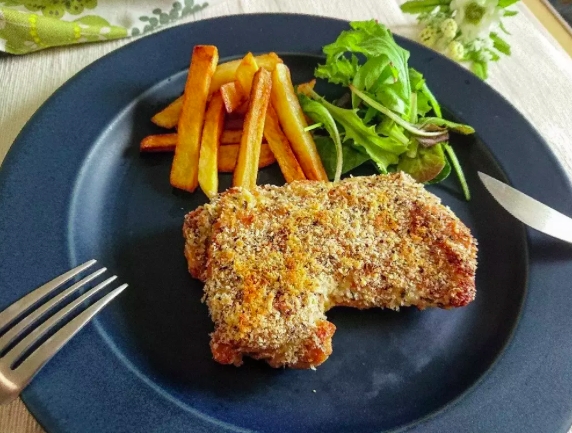 簡単ジューシー！鶏肉の香草パン粉焼き