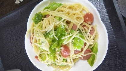 キャベツとウインナーのパスタ