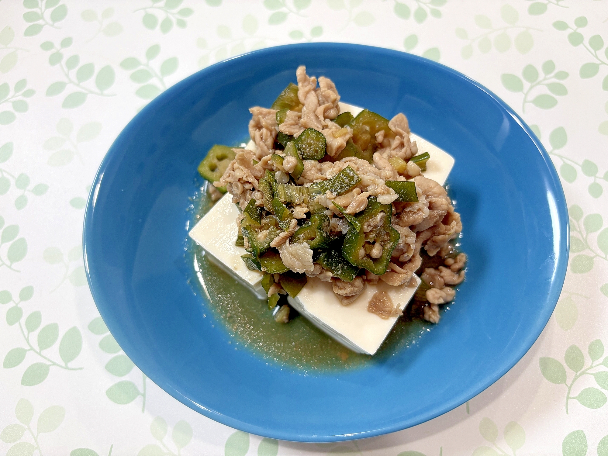 冷奴の豚肉オクラがけ