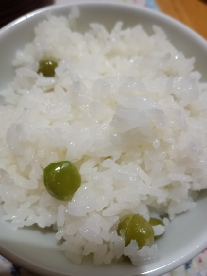 塩分控えめ♪だしで炊く豆ごはん