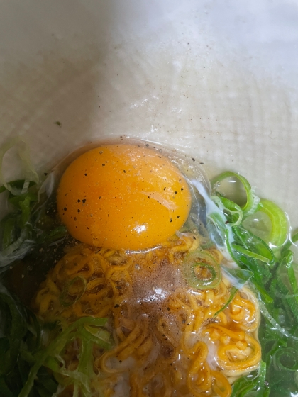 アレンジチキンラーメン●たまご＆ネギのトッピング